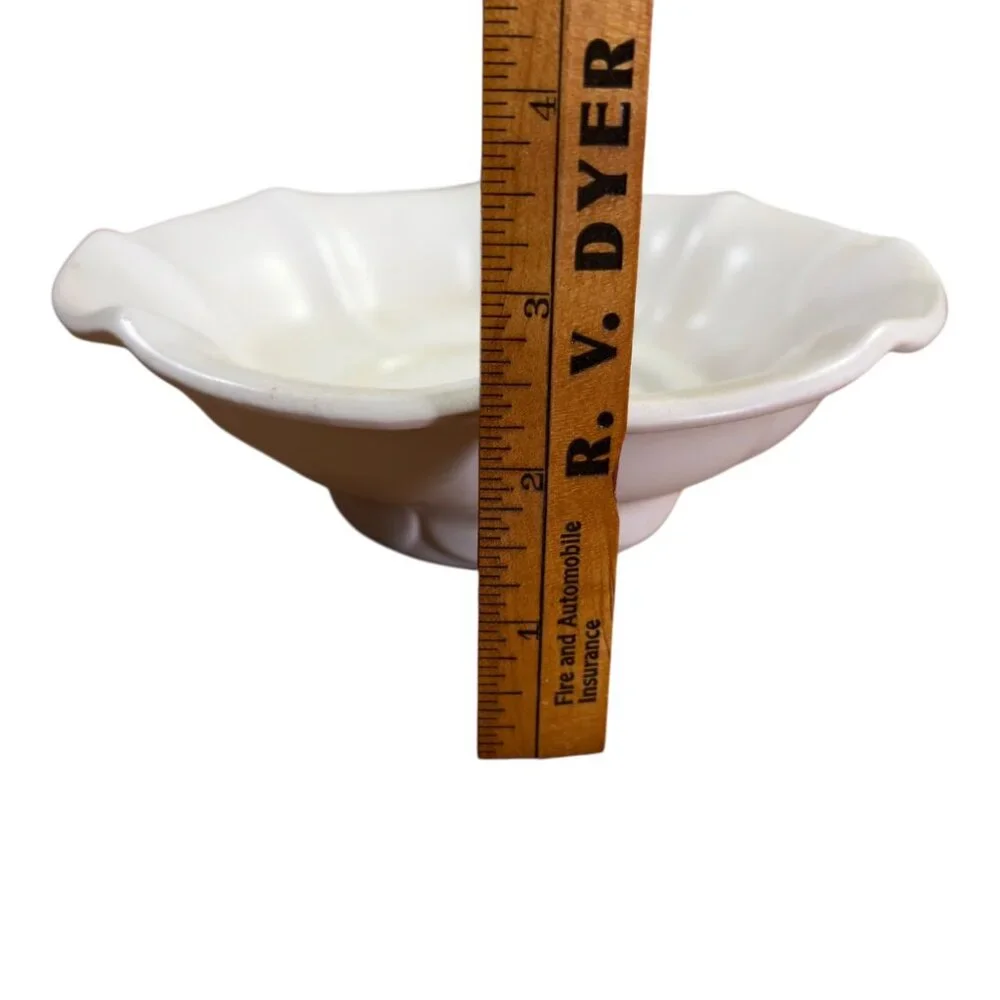 VTG McCoy USA White Lotus Petal Ceramic Footed Bowl Scalloped Ruffled Edge 7